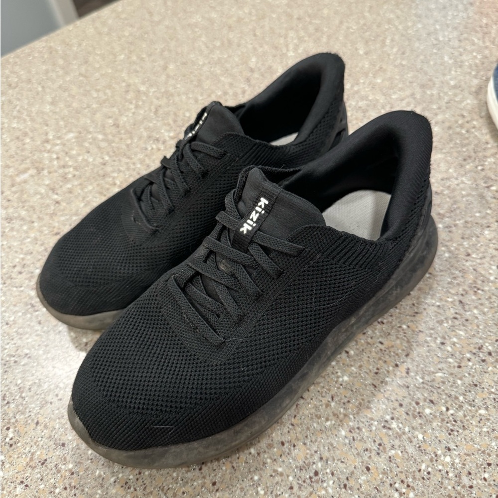 Boys black Kizik Shoes